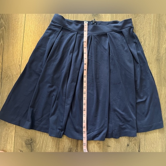 Cynthia Rowley Pleated Dark Blue Skirt with pockets and zipper back Size Medium - Picture 6 of 6
